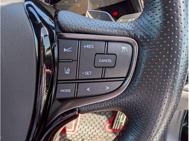 ＵＸ ＵＸ２５０ｈ　Ｆスポーツ　禁煙車／サンルーフ／３眼ＬＥＤヘッドライト／社外１９インチアルミホイール／パワーバックドア／バックカメラ／シートヒーター／ステアリングヒーター／ＣＤ・ＤＶＤデッキ／アクティブサウンドコントロール／（22枚目）