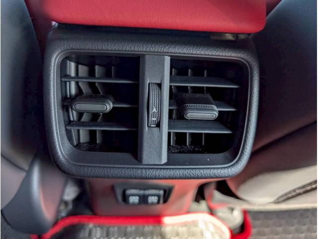ＵＸ ＵＸ２５０ｈ　Ｆスポーツ　禁煙車／サンルーフ／３眼ＬＥＤヘッドライト／社外１９インチアルミホイール／パワーバックドア／バックカメラ／シートヒーター／ステアリングヒーター／ＣＤ・ＤＶＤデッキ／アクティブサウンドコントロール／（45枚目）
