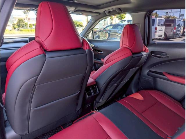 ＵＸ ＵＸ２５０ｈ　Ｆスポーツ　禁煙車／サンルーフ／３眼ＬＥＤヘッドライト／社外１９インチアルミホイール／パワーバックドア／バックカメラ／シートヒーター／ステアリングヒーター／ＣＤ・ＤＶＤデッキ／アクティブサウンドコントロール／（59枚目）
