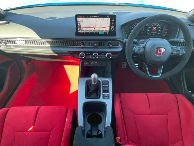 シビック タイプR ワンオーナー/禁煙車/バックカメラ/ホンダセンシング/ホンダコネクトディスプレイ/デジタルグラフィックメーター/ETC2.0車載器/LEDヘッドライト/クルーズコントロール/ブラインドスポットモニター(5枚目)