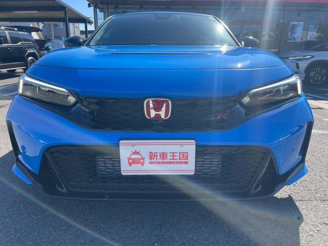 シビック タイプR ワンオーナー/禁煙車/バックカメラ/ホンダセンシング/ホンダコネクトディスプレイ/デジタルグラフィックメーター/ETC2.0車載器/LEDヘッドライト/クルーズコントロール/ブラインドスポットモニター(7枚目)