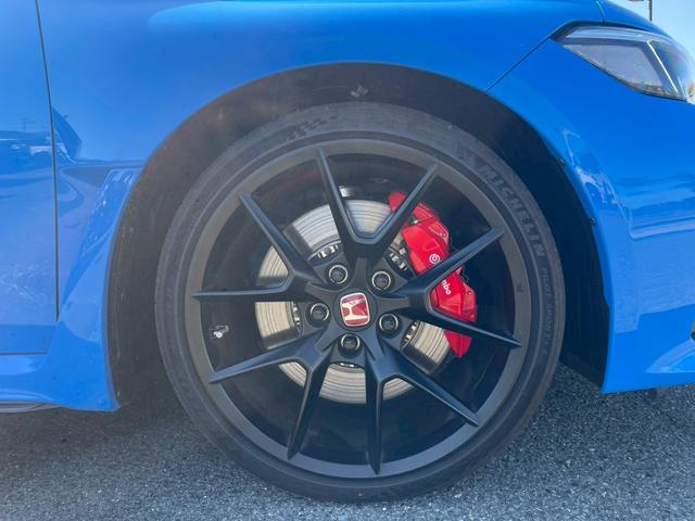シビック タイプR ワンオーナー/禁煙車/バックカメラ/ホンダセンシング/ホンダコネクトディスプレイ/デジタルグラフィックメーター/ETC2.0車載器/LEDヘッドライト/クルーズコントロール/ブラインドスポットモニター(13枚目)