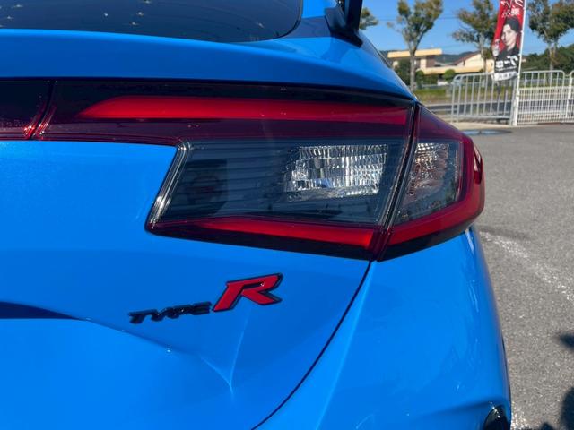 シビック タイプR ワンオーナー/禁煙車/バックカメラ/ホンダセンシング/ホンダコネクトディスプレイ/デジタルグラフィックメーター/ETC2.0車載器/LEDヘッドライト/クルーズコントロール/ブラインドスポットモニター(20枚目)