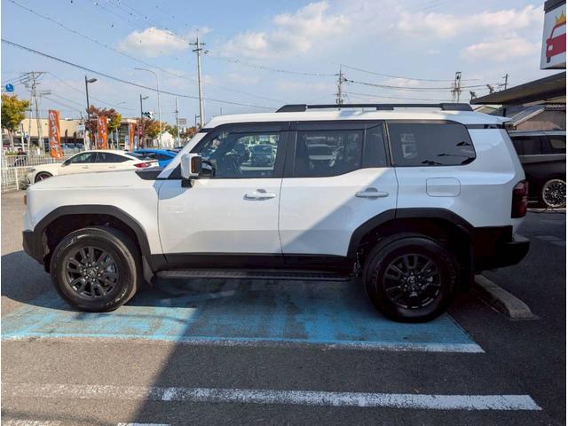 ランドクルーザー250 VX 12.3インチディスプレイオーディオ/パノラミックビューモニター/デジタルインナーミラー/ブラインドスポットモニター/トヨタチームメイト/ヒッチメンバー/ムーンルーフ/純正18インチアルミホイール(13枚目)