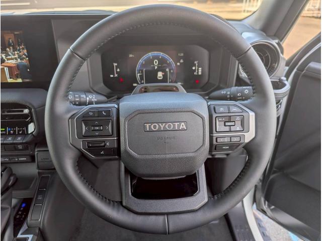 ランドクルーザー250 VX 12.3インチディスプレイオーディオ/パノラミックビューモニター/デジタルインナーミラー/ブラインドスポットモニター/トヨタチームメイト/ヒッチメンバー/ムーンルーフ/純正18インチアルミホイール(23枚目)