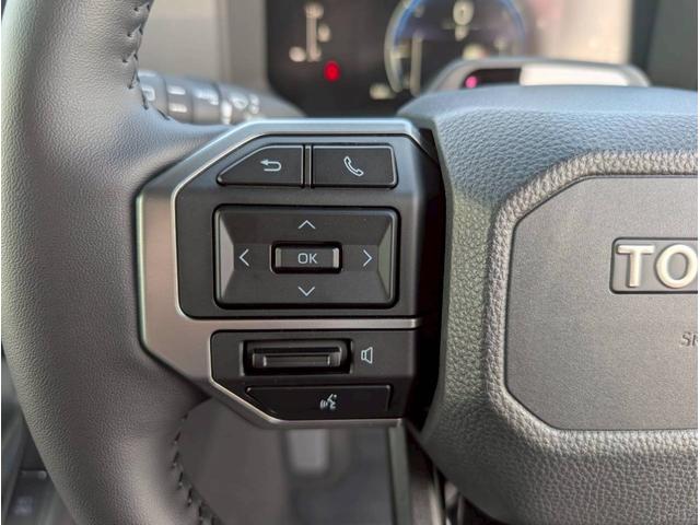 ランドクルーザー250 VX 12.3インチディスプレイオーディオ/パノラミックビューモニター/デジタルインナーミラー/ブラインドスポットモニター/トヨタチームメイト/ヒッチメンバー/ムーンルーフ/純正18インチアルミホイール(24枚目)