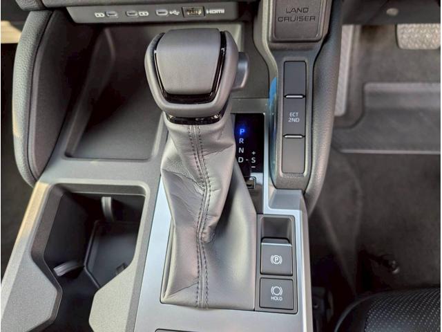 ランドクルーザー250 VX 12.3インチディスプレイオーディオ/パノラミックビューモニター/デジタルインナーミラー/ブラインドスポットモニター/トヨタチームメイト/ヒッチメンバー/ムーンルーフ/純正18インチアルミホイール(36枚目)