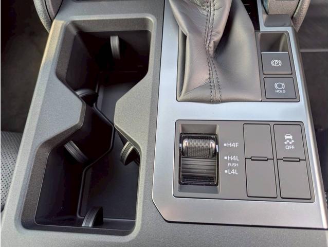 ランドクルーザー250 VX 12.3インチディスプレイオーディオ/パノラミックビューモニター/デジタルインナーミラー/ブラインドスポットモニター/トヨタチームメイト/ヒッチメンバー/ムーンルーフ/純正18インチアルミホイール(37枚目)