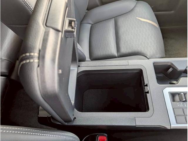 ランドクルーザー250 VX 12.3インチディスプレイオーディオ/パノラミックビューモニター/デジタルインナーミラー/ブラインドスポットモニター/トヨタチームメイト/ヒッチメンバー/ムーンルーフ/純正18インチアルミホイール(38枚目)