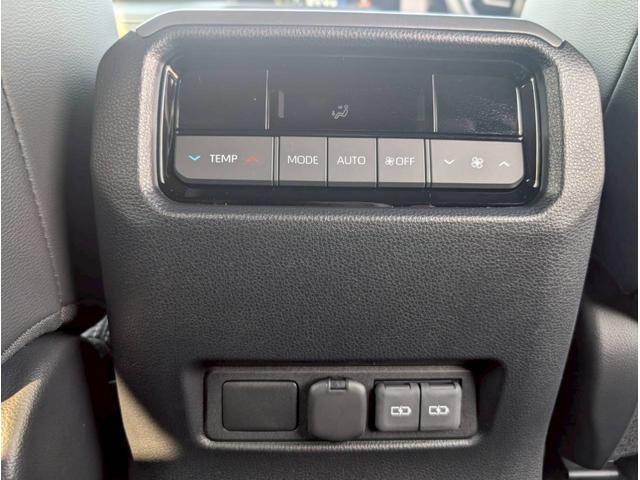 ランドクルーザー250 VX 12.3インチディスプレイオーディオ/パノラミックビューモニター/デジタルインナーミラー/ブラインドスポットモニター/トヨタチームメイト/ヒッチメンバー/ムーンルーフ/純正18インチアルミホイール(43枚目)