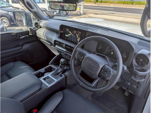 ランドクルーザー250 VX 12.3インチディスプレイオーディオ/パノラミックビューモニター/デジタルインナーミラー/ブラインドスポットモニター/トヨタチームメイト/ヒッチメンバー/ムーンルーフ/純正18インチアルミホイール(44枚目)