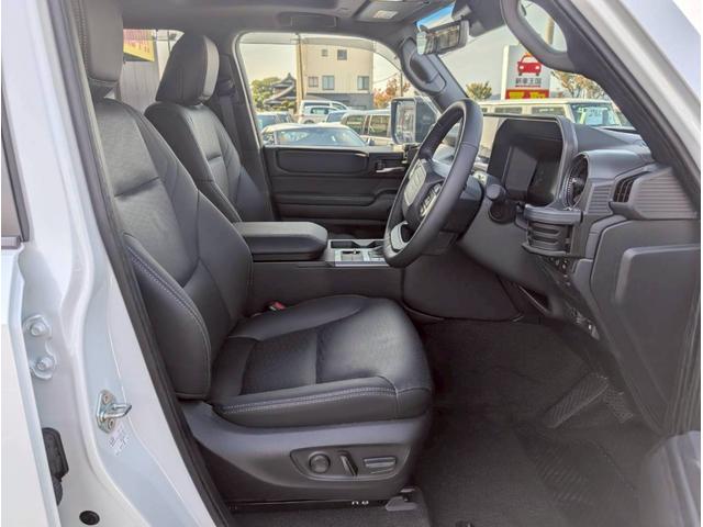 ランドクルーザー250 VX 12.3インチディスプレイオーディオ/パノラミックビューモニター/デジタルインナーミラー/ブラインドスポットモニター/トヨタチームメイト/ヒッチメンバー/ムーンルーフ/純正18インチアルミホイール(45枚目)