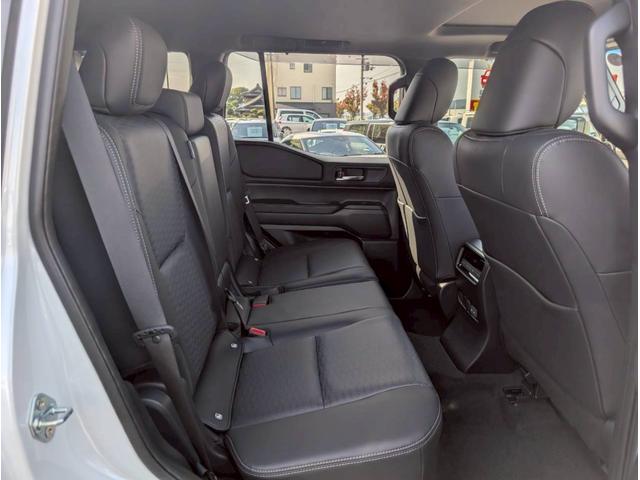 ランドクルーザー250 VX 12.3インチディスプレイオーディオ/パノラミックビューモニター/デジタルインナーミラー/ブラインドスポットモニター/トヨタチームメイト/ヒッチメンバー/ムーンルーフ/純正18インチアルミホイール(48枚目)