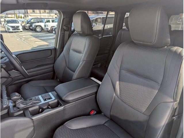 ランドクルーザー250 VX 12.3インチディスプレイオーディオ/パノラミックビューモニター/デジタルインナーミラー/ブラインドスポットモニター/トヨタチームメイト/ヒッチメンバー/ムーンルーフ/純正18インチアルミホイール(60枚目)