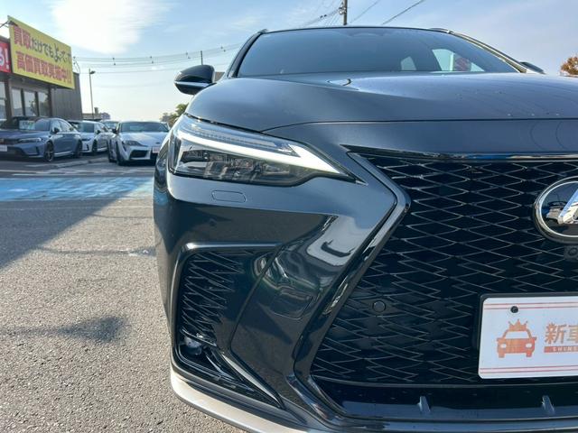 ＮＸ ＮＸ３５０ｈ　Ｆスポーツ　後席電動格納シート／パノラマルーフ／デジタルインナーミラー／３眼ＬＥＤヘッドライト／後席シートヒーター／ルーフレール／ワンオーナー／純正２０インチアルミ／ブラインドスポットモニター／内装レッド／ＥＴＣ（12枚目）