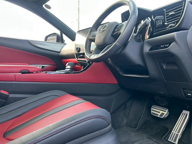 ＮＸ ＮＸ３５０ｈ　Ｆスポーツ　後席電動格納シート／パノラマルーフ／デジタルインナーミラー／３眼ＬＥＤヘッドライト／後席シートヒーター／ルーフレール／ワンオーナー／純正２０インチアルミ／ブラインドスポットモニター／内装レッド／ＥＴＣ（44枚目）