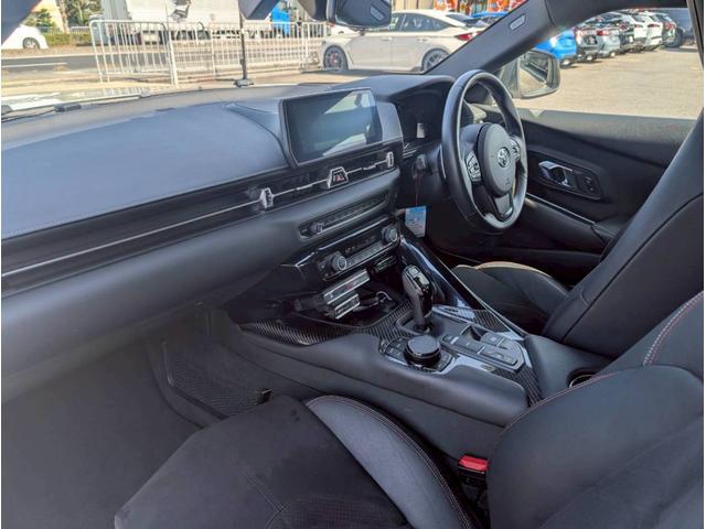 スープラ 　ＧＲフロントスポイラー／ＧＲサイドスカート／ＧＲリアサイドスポイラー／ＧＲトランクスポイラー／ＧＲ１９鍛造アルミホイール／ＧＲサイドドアガーニッシュ／純正ナビ／フルセグＴＶ／バックカメラ／ＥＴＣ車載器（50枚目）