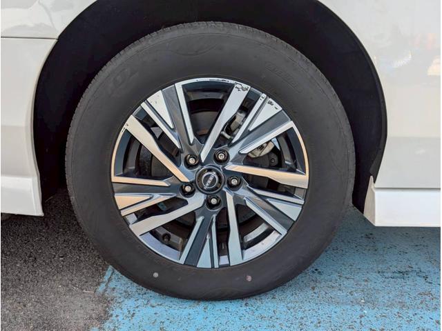 セレナ ハイウェイスターV 12.3インチナビ/ブラインドスポットモニター/デジタルインナーミラー/アラウンドビューモニター/ETC車載器/クルーズコントロール/LEDヘッドライト/両側電動パワースライドドア/プロパイロット(20枚目)