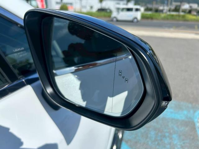 ★自社整備認証工場完備★常時２級整備士の資格を持ったスタッフがおりますので、ご購入後の車検、メンテナンス等のアフターフォローも新車王国にお任せください。