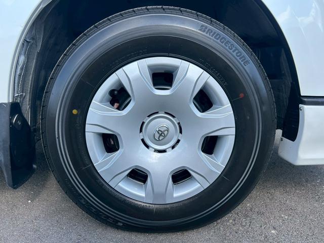 ハイエースバン スーパーGL ダークプライムII 寒冷地仕様/両側電動スライドドア/デジタルインナーミラー/AC100V電源/リアクーラースイッチ/パノラミックビューモニター/社外フロントスポイラー/禁煙車/トヨタセーフティーセンス/クリアランスソナ(16枚目)