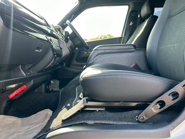 ハイエースバン スーパーGL ダークプライムII 寒冷地仕様/両側電動スライドドア/デジタルインナーミラー/AC100V電源/リアクーラースイッチ/パノラミックビューモニター/社外フロントスポイラー/禁煙車/トヨタセーフティーセンス/クリアランスソナ(42枚目)