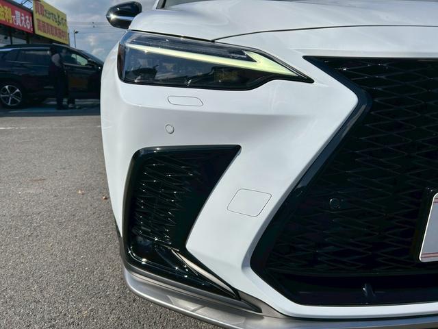 ＮＸ ＮＸ３５０ｈ　Ｆスポーツ　改後モデル／オレンジキャリパー／パノラマルーフ／デジタルインナーミラー／３眼ＬＥＤヘッドライト／パノラミックビューモニター／内装レッド／ヘッドアップディスプレイ／ブラインドスポットモニター（12枚目）
