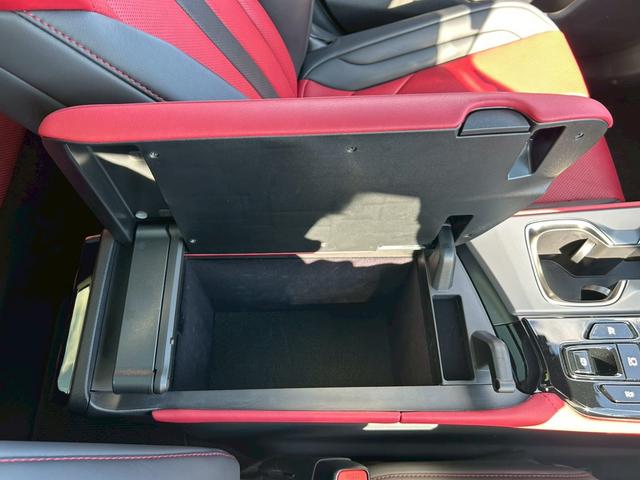 ＮＸ ＮＸ３５０ｈ　Ｆスポーツ　改後モデル／オレンジキャリパー／パノラマルーフ／デジタルインナーミラー／３眼ＬＥＤヘッドライト／パノラミックビューモニター／内装レッド／ヘッドアップディスプレイ／ブラインドスポットモニター（46枚目）