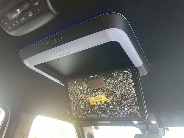 ステップワゴン ｅ：ＨＥＶスパーダ　ワンオーナー／マルチビューカメラシステム／後退出庫サポート／２列目オットマン／１１．４インチギャザズナビ／１５．６インチ後席モニター／ＢＳＭ／ＣＤ・ＤＶＤ／電動リアゲート／フルセグＴＶ／シートヒーター（5枚目）