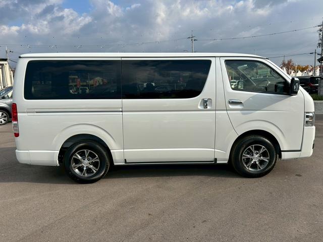 ハイエースバン スーパーＧＬ　ダークプライムＩＩ　登録済み未使用車／寒冷地仕様／パノラミックビュー／デジタルインナーミラー／両側パワースライドドア／メーカーオプション１５インチアルミホイール／アクセサリーコンセント／バックドアイージークローザー（12枚目）