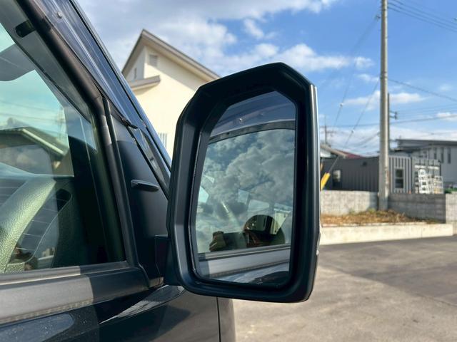 ハイエースバン スーパーＧＬ　ダークプライムＩＩ　寒冷地仕様／ワンオーナー／フロントモデリスタスポイラー／社外７インチナビ／フルセグＴＶ／ＬＥＤヘッドライト／ハーフレザーシート／バックカメラ／電動格納ドアミラー／社外ホイール１５インチ／ベットキット（13枚目）