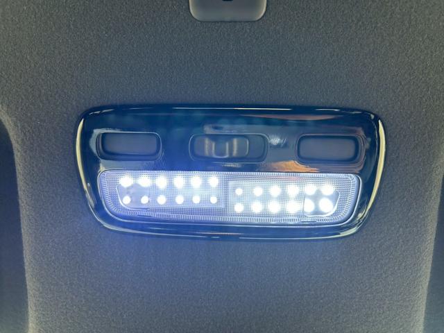 ハイエースバン スーパーＧＬ　ダークプライムＩＩ　寒冷地仕様／ワンオーナー／フロントモデリスタスポイラー／社外７インチナビ／フルセグＴＶ／ＬＥＤヘッドライト／ハーフレザーシート／バックカメラ／電動格納ドアミラー／社外ホイール１５インチ／ベットキット（30枚目）