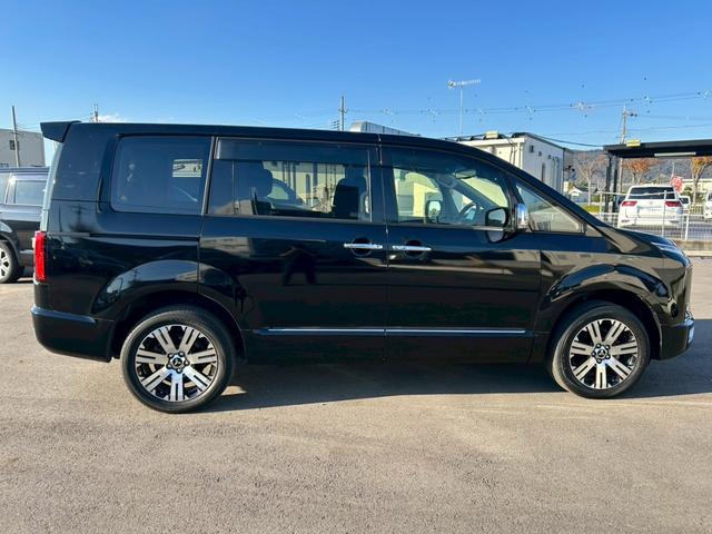 デリカＤ：５ Ｐ　純正１０インチナビ／１１．５インチフリップダウンモニター／アラウンドビューモニター／ＥＴＣ車載器／ＬＥＤヘッドライト／パワーバックドア／両側パワースライドドア／パワーシート（13枚目）