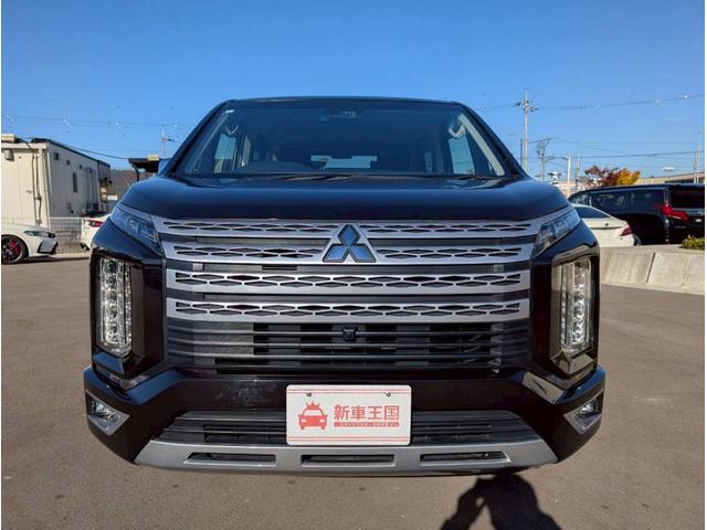 デリカＤ：５ Ｐ　ステアリングヒーター／シートヒーター／パワーシート／全周囲カメラ／ブラインドスポットモニター／レーダークルーズコントロール／パワーバックドア／ＥＴＣ車載器／純正１０．１インチナビ／ＬＥＤフォグランプ（8枚目）