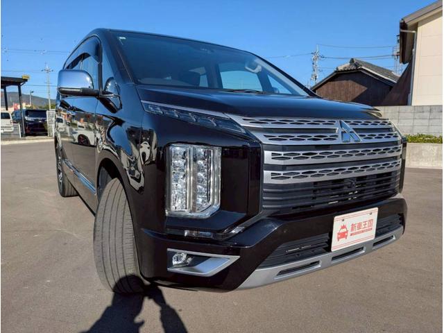 デリカＤ：５ Ｐ　ステアリングヒーター／シートヒーター／パワーシート／全周囲カメラ／ブラインドスポットモニター／レーダークルーズコントロール／パワーバックドア／ＥＴＣ車載器／純正１０．１インチナビ／ＬＥＤフォグランプ（9枚目）