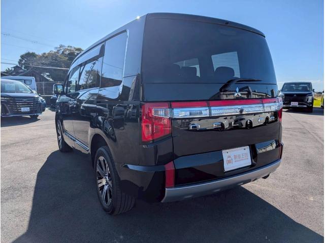 デリカＤ：５ Ｐ　ステアリングヒーター／シートヒーター／パワーシート／全周囲カメラ／ブラインドスポットモニター／レーダークルーズコントロール／パワーバックドア／ＥＴＣ車載器／純正１０．１インチナビ／ＬＥＤフォグランプ（12枚目）