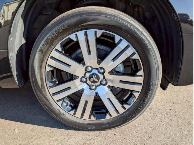 デリカＤ：５ Ｐ　ステアリングヒーター／シートヒーター／パワーシート／全周囲カメラ／ブラインドスポットモニター／レーダークルーズコントロール／パワーバックドア／ＥＴＣ車載器／純正１０．１インチナビ／ＬＥＤフォグランプ（19枚目）