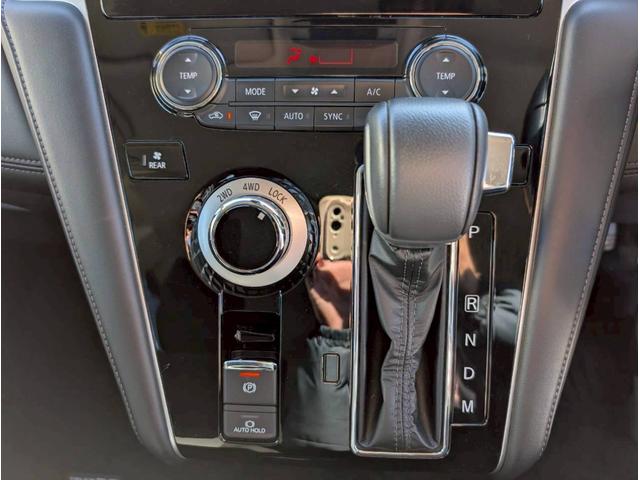 デリカＤ：５ Ｐ　ステアリングヒーター／シートヒーター／パワーシート／全周囲カメラ／ブラインドスポットモニター／レーダークルーズコントロール／パワーバックドア／ＥＴＣ車載器／純正１０．１インチナビ／ＬＥＤフォグランプ（35枚目）