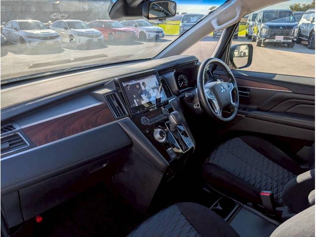 デリカＤ：５ Ｐ　ステアリングヒーター／シートヒーター／パワーシート／全周囲カメラ／ブラインドスポットモニター／レーダークルーズコントロール／パワーバックドア／ＥＴＣ車載器／純正１０．１インチナビ／ＬＥＤフォグランプ（59枚目）