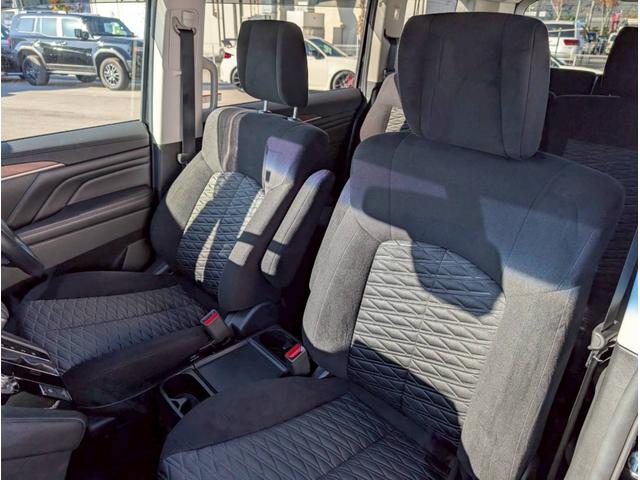 デリカＤ：５ Ｐ　ステアリングヒーター／シートヒーター／パワーシート／全周囲カメラ／ブラインドスポットモニター／レーダークルーズコントロール／パワーバックドア／ＥＴＣ車載器／純正１０．１インチナビ／ＬＥＤフォグランプ（61枚目）