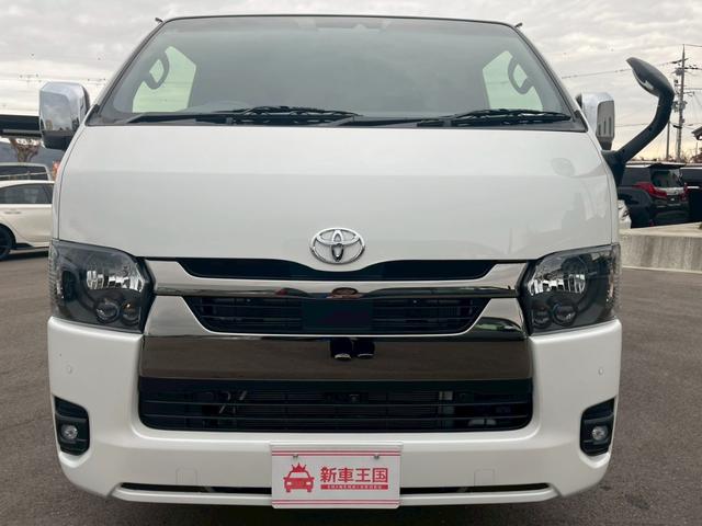 ハイエースバン スーパーＧＬ　ダークプライムＩＩ　パノラミックビューモニター／デジタルインナーミラー／ベットキット／トヨタセーフティセンス／ローダウン／シャレン１７インチアルミ／アクセサリーコンセント／ＬＥＤヘッドライト／ビルトインＥＴＣ車載器（9枚目）