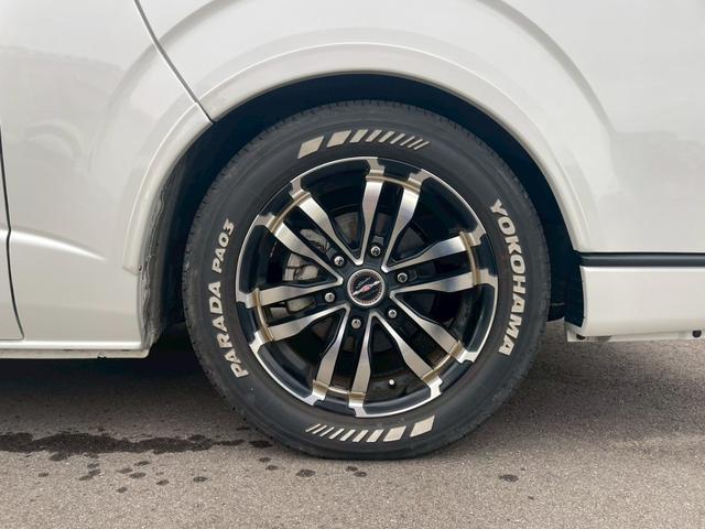 ハイエースバン スーパーＧＬ　ダークプライムＩＩ　パノラミックビューモニター／デジタルインナーミラー／ベットキット／トヨタセーフティセンス／ローダウン／シャレン１７インチアルミ／アクセサリーコンセント／ＬＥＤヘッドライト／ビルトインＥＴＣ車載器（15枚目）