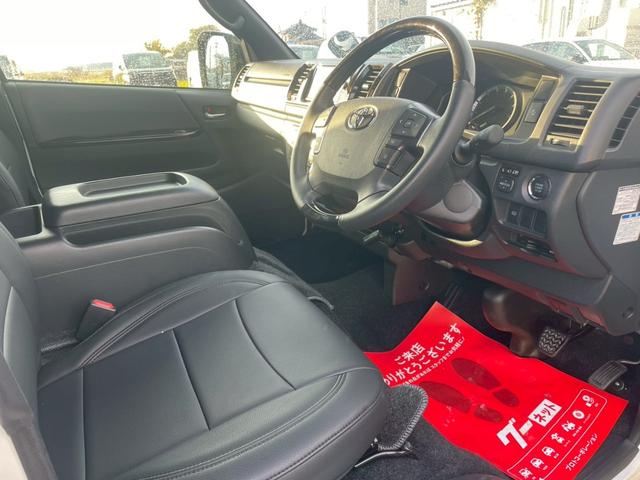 ハイエースバン スーパーＧＬ　ダークプライムＩＩ　パノラミックビューモニター／デジタルインナーミラー／ベットキット／トヨタセーフティセンス／ローダウン／シャレン１７インチアルミ／アクセサリーコンセント／ＬＥＤヘッドライト／ビルトインＥＴＣ車載器（42枚目）