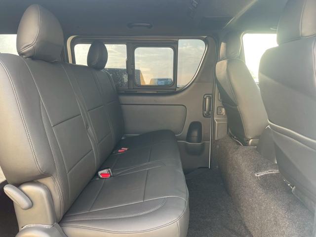 ハイエースバン スーパーＧＬ　ダークプライムＩＩ　パノラミックビューモニター／デジタルインナーミラー／ベットキット／トヨタセーフティセンス／ローダウン／シャレン１７インチアルミ／アクセサリーコンセント／ＬＥＤヘッドライト／ビルトインＥＴＣ車載器（44枚目）