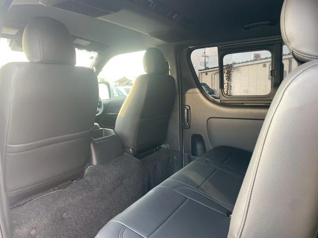 ハイエースバン スーパーＧＬ　ダークプライムＩＩ　パノラミックビューモニター／デジタルインナーミラー／ベットキット／トヨタセーフティセンス／ローダウン／シャレン１７インチアルミ／アクセサリーコンセント／ＬＥＤヘッドライト／ビルトインＥＴＣ車載器（52枚目）