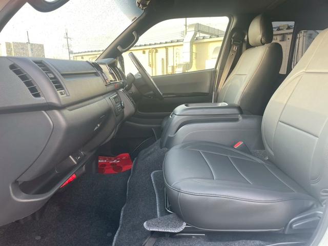 ハイエースバン スーパーＧＬ　ダークプライムＩＩ　パノラミックビューモニター／デジタルインナーミラー／ベットキット／トヨタセーフティセンス／ローダウン／シャレン１７インチアルミ／アクセサリーコンセント／ＬＥＤヘッドライト／ビルトインＥＴＣ車載器（54枚目）