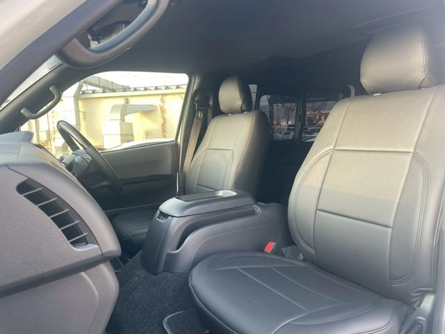 ハイエースバン スーパーＧＬ　ダークプライムＩＩ　パノラミックビューモニター／デジタルインナーミラー／ベットキット／トヨタセーフティセンス／ローダウン／シャレン１７インチアルミ／アクセサリーコンセント／ＬＥＤヘッドライト／ビルトインＥＴＣ車載器（55枚目）