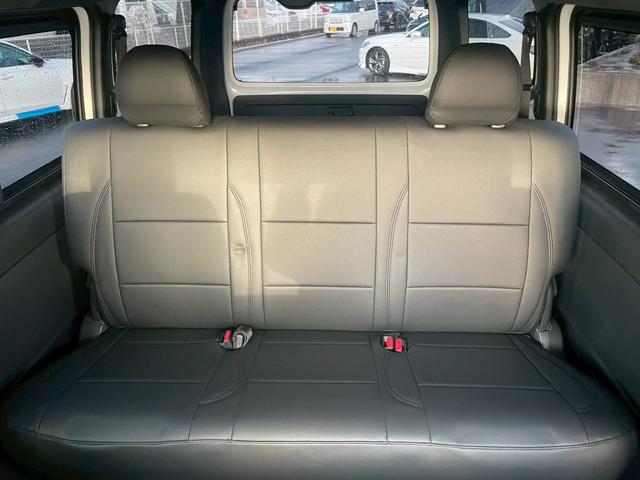 ハイエースバン スーパーＧＬ　ダークプライムＩＩ　パノラミックビューモニター／デジタルインナーミラー／ベットキット／トヨタセーフティセンス／ローダウン／シャレン１７インチアルミ／アクセサリーコンセント／ＬＥＤヘッドライト／ビルトインＥＴＣ車載器（57枚目）