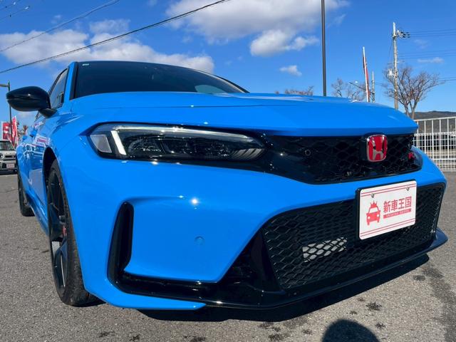シビック タイプＲ　ワンオーナー／禁煙車／バックカメラ／ホンダセンシング／ホンダコネクトディスプレイ／デジタルグラフィックメーター／ＥＴＣ２．０車載器／フルセグＴＶ／ＬＥＤヘッドライト／クルーズコントロール／ＢＳＭ（7枚目）