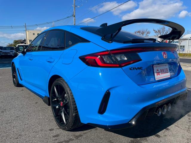 シビック タイプＲ　ワンオーナー／禁煙車／バックカメラ／ホンダセンシング／ホンダコネクトディスプレイ／デジタルグラフィックメーター／ＥＴＣ２．０車載器／フルセグＴＶ／ＬＥＤヘッドライト／クルーズコントロール／ＢＳＭ（10枚目）