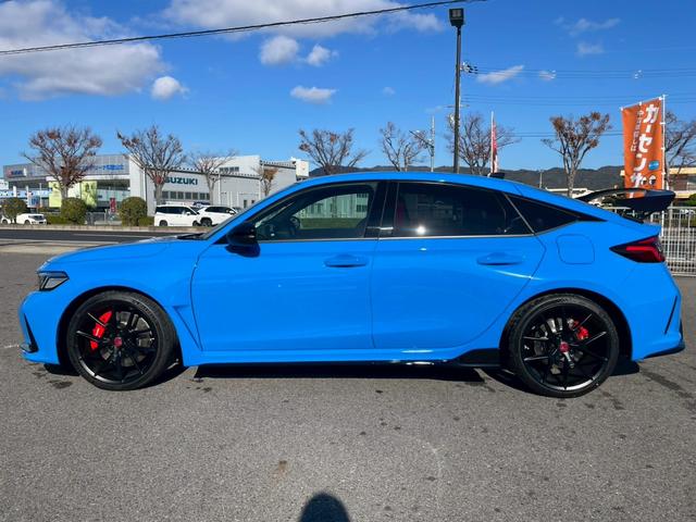 シビック タイプＲ　ワンオーナー／禁煙車／バックカメラ／ホンダセンシング／ホンダコネクトディスプレイ／デジタルグラフィックメーター／ＥＴＣ２．０車載器／フルセグＴＶ／ＬＥＤヘッドライト／クルーズコントロール／ＢＳＭ（11枚目）